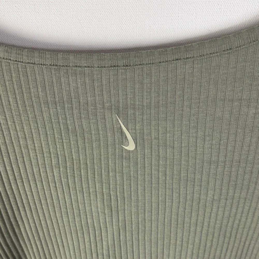 Nike Top - Women's Medium